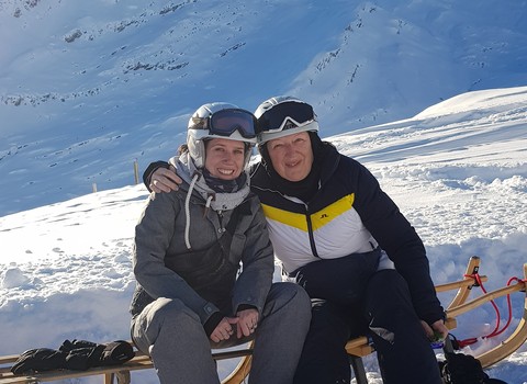 Bild von Bern: Erfahrungsaustausch einer Mutter und ihrer erwachsenen Tochter mit CF